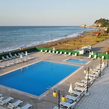 Gardenya Resort *
