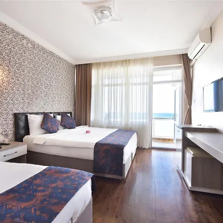 Gardenya Resort *